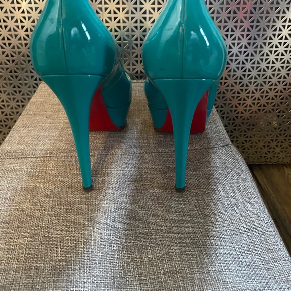 Christian Louboutin Bianca pumps size 40.5 great condition. - Picture 3 of 6